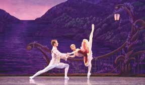 Dancers-Christian-Clark-and-Rachel-Van-Buskirk-in-Atlanta-Ballet's-Nutcracker.-Photo-by-Charlie-McCullers